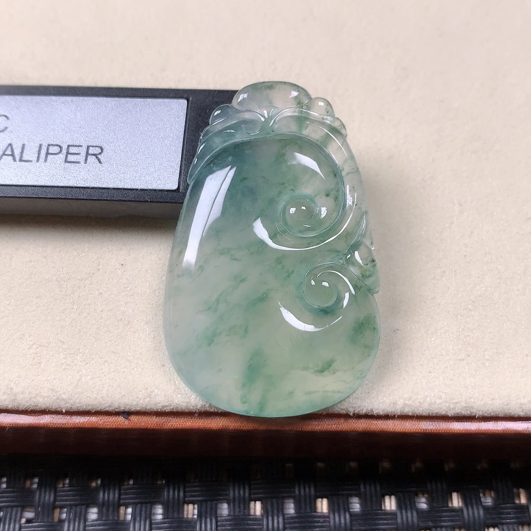 缅甸天然翡翠冰种飘花翡翠如意吊坠339/37.8×23.7×4.7mm