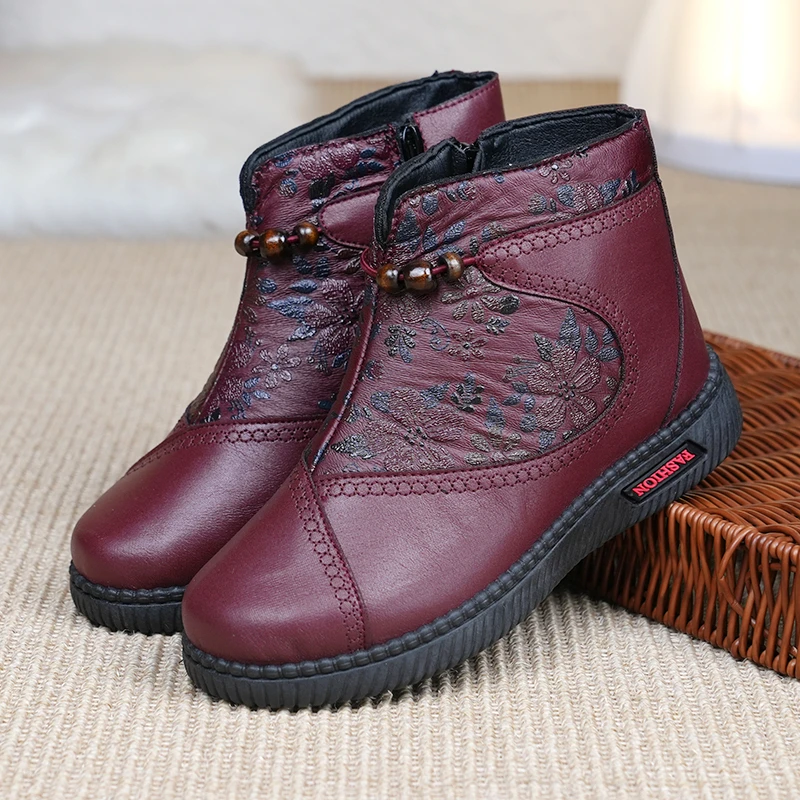 冬季保暖加绒防滑中老年妈妈雪地靴户外中帮防寒民族风防水侧拉链