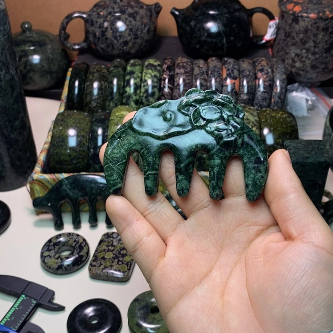 蛇纹石玉未镶嵌项链