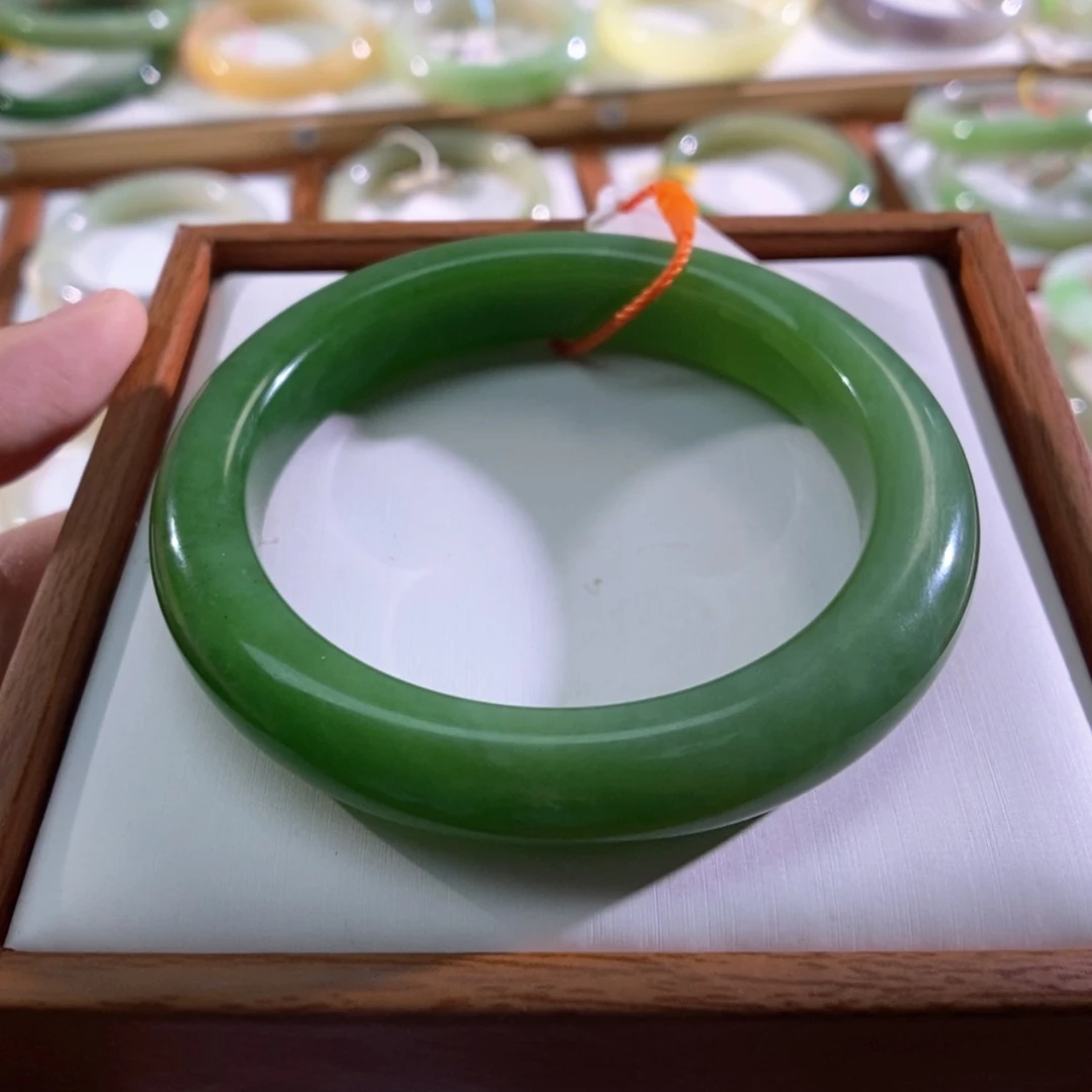 【闪购商品】未镶嵌手镯和田玉（碧玉）