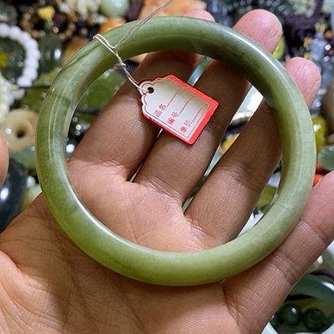 岫玉未镶嵌手镯64口径