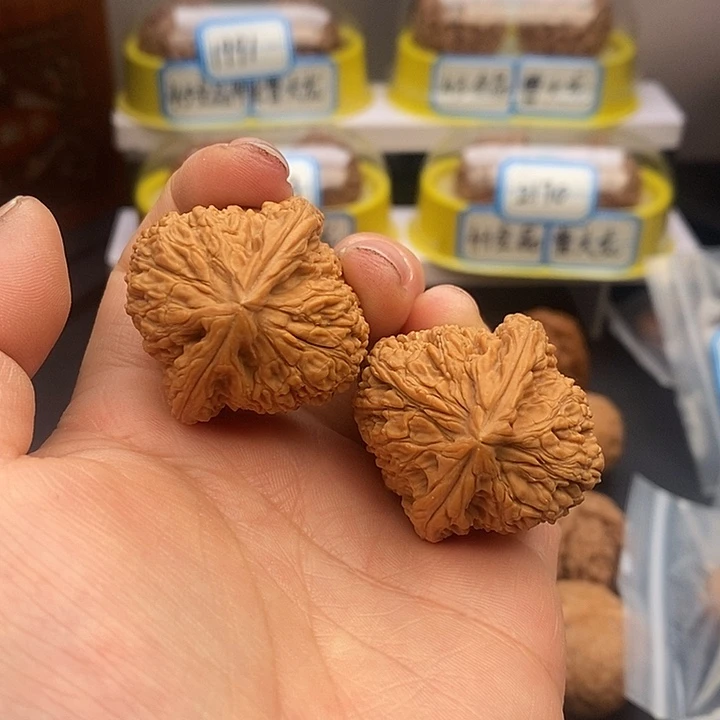 文玩核桃把件菩*南疆