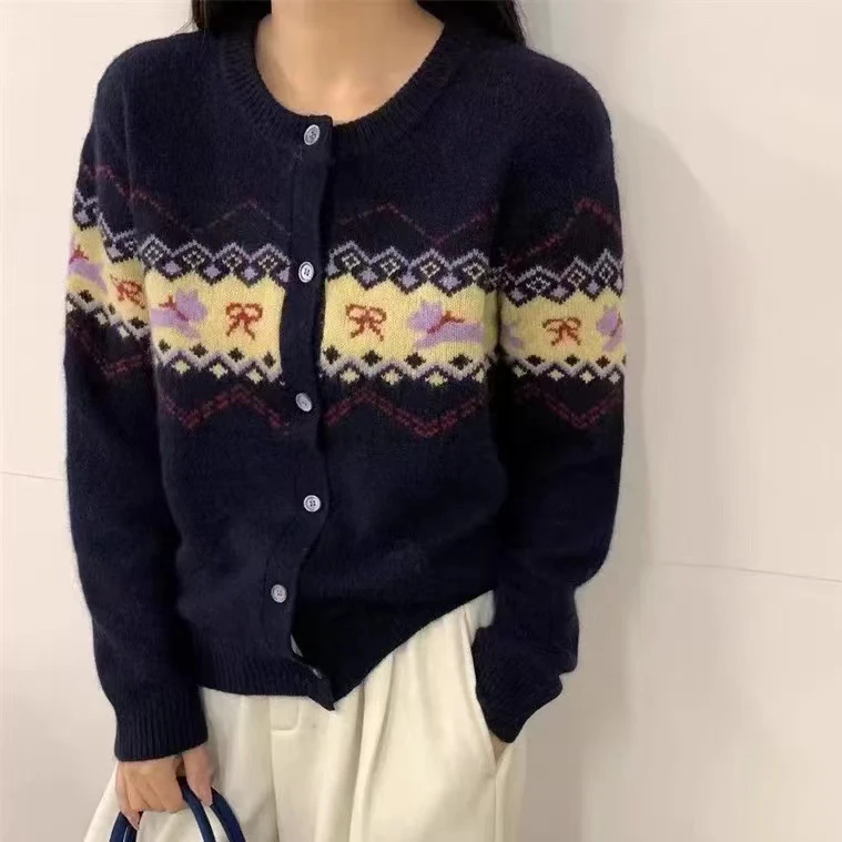 〔费尔岛蝴蝶结小狗〕【不可机洗】费尔岛风小狗蝴蝶结提花毛针织开衫