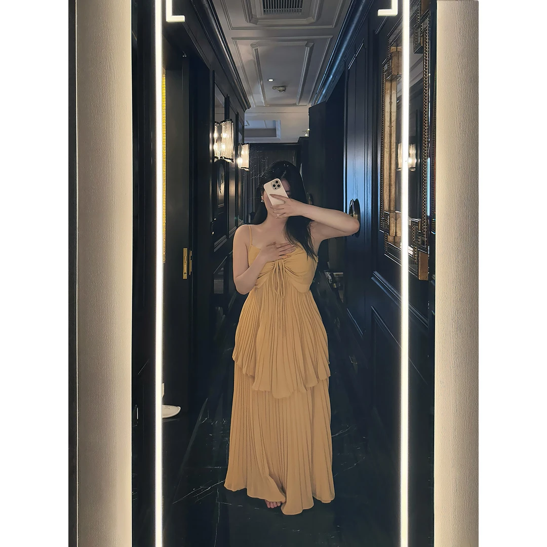 雯雯 气质挂脖仙女裙高腰长裙微胖显瘦连衣裙吊带V领复古法式礼服