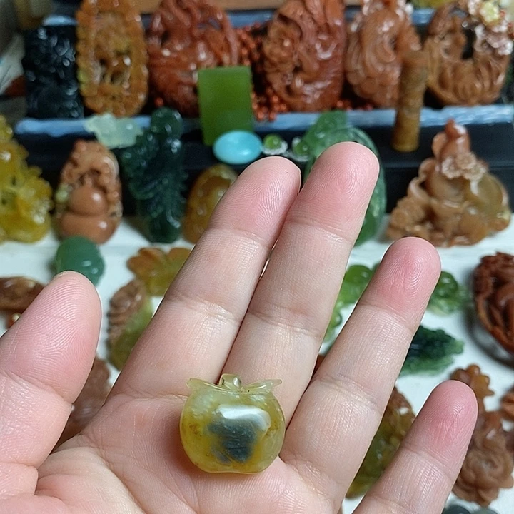 未镶嵌蛇纹石玉颈饰