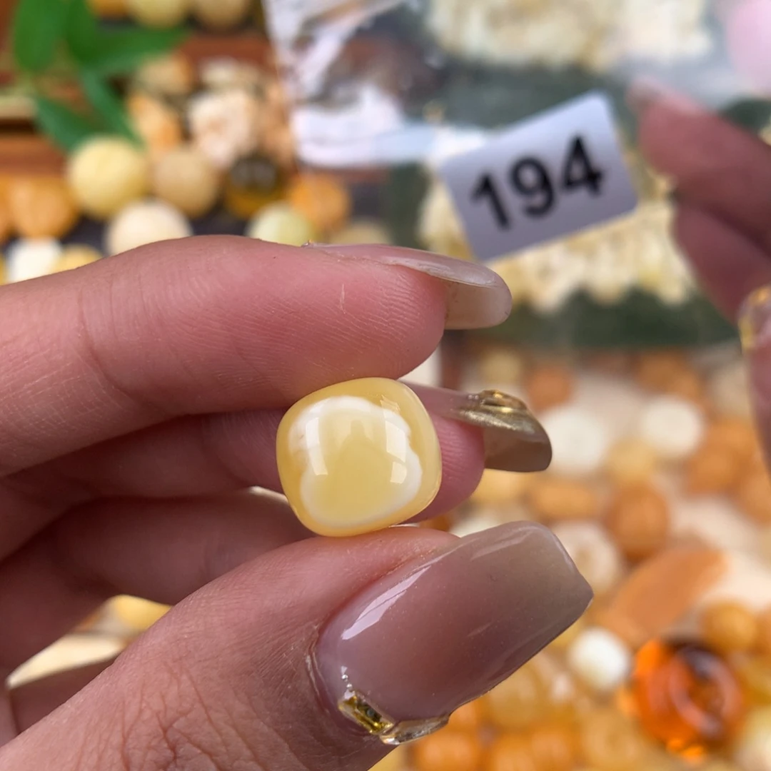 琥珀珠宝奇石未镶嵌11.8