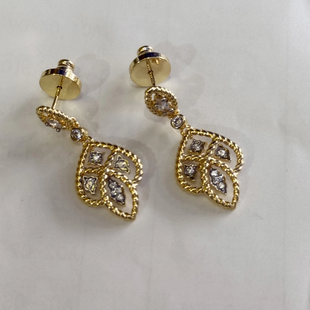 铜合金锆石耳饰 轻奢个性高级感百搭耳环 AQ27XFCC-28563