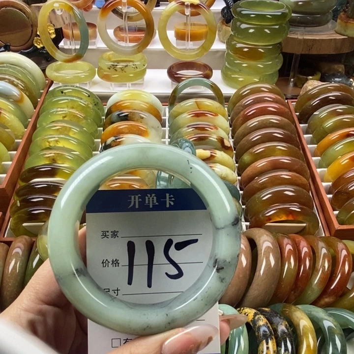 蛇纹石玉未镶嵌手镯60