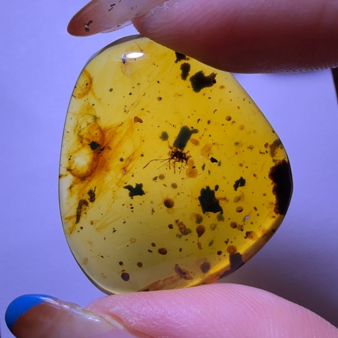 未镶嵌琥珀裸石36号