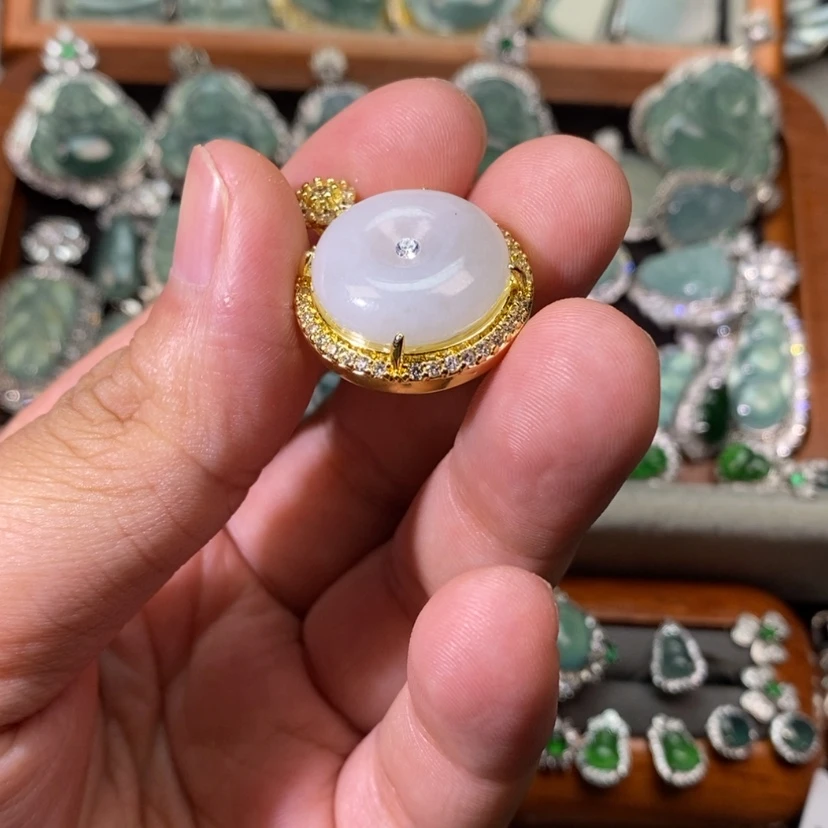 【闪购商品】翡翠未镶嵌颈饰天然