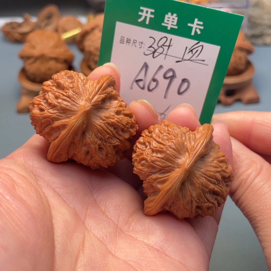 吊坠桃核文玩核桃