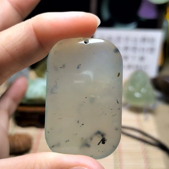 大***猛蛇纹石玉未镶嵌颈饰