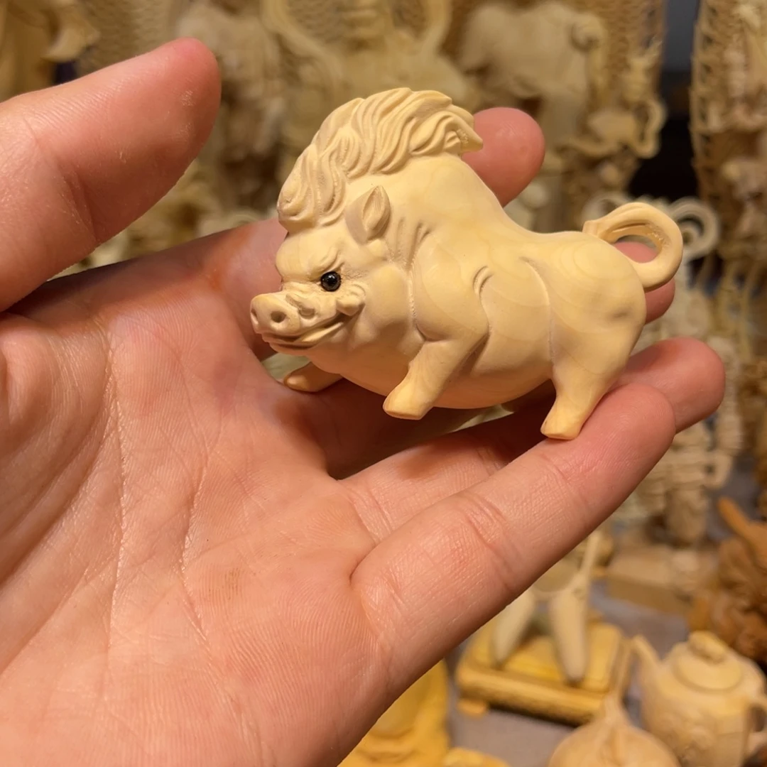 黄杨木小瑕疵野猪