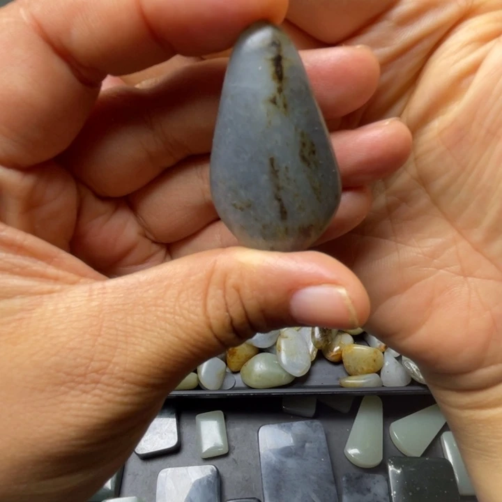 和田玉未镶嵌珠宝奇石