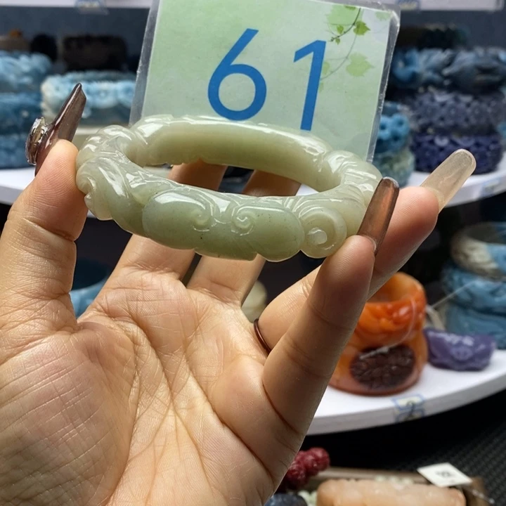 未镶嵌手镯石英岩玉