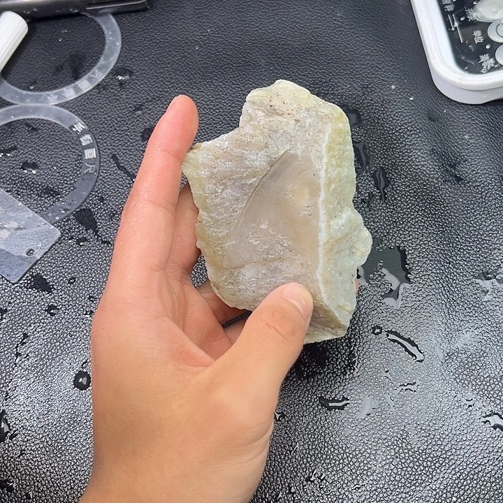 和田玉（糖玉）未镶嵌手镯