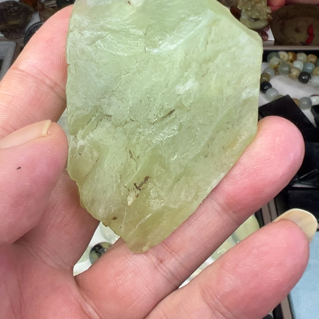 乾***哆岫玉未镶嵌颈饰岫玉