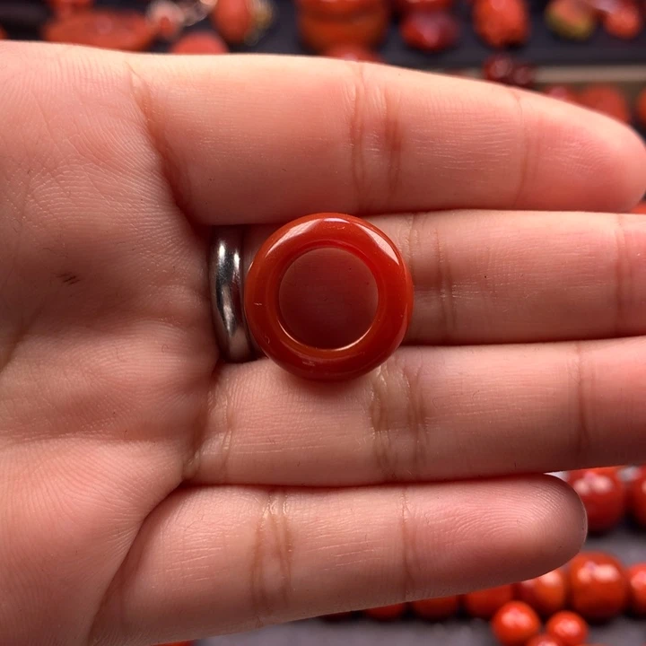 南红玛瑙未镶嵌跑环10.3mm