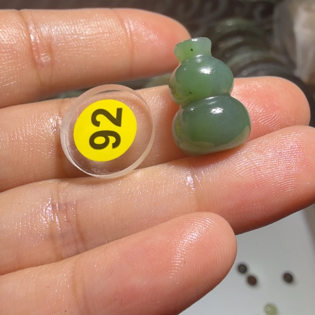 和田玉未镶嵌珠宝奇石