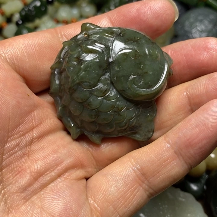 颈饰未镶嵌和田玉