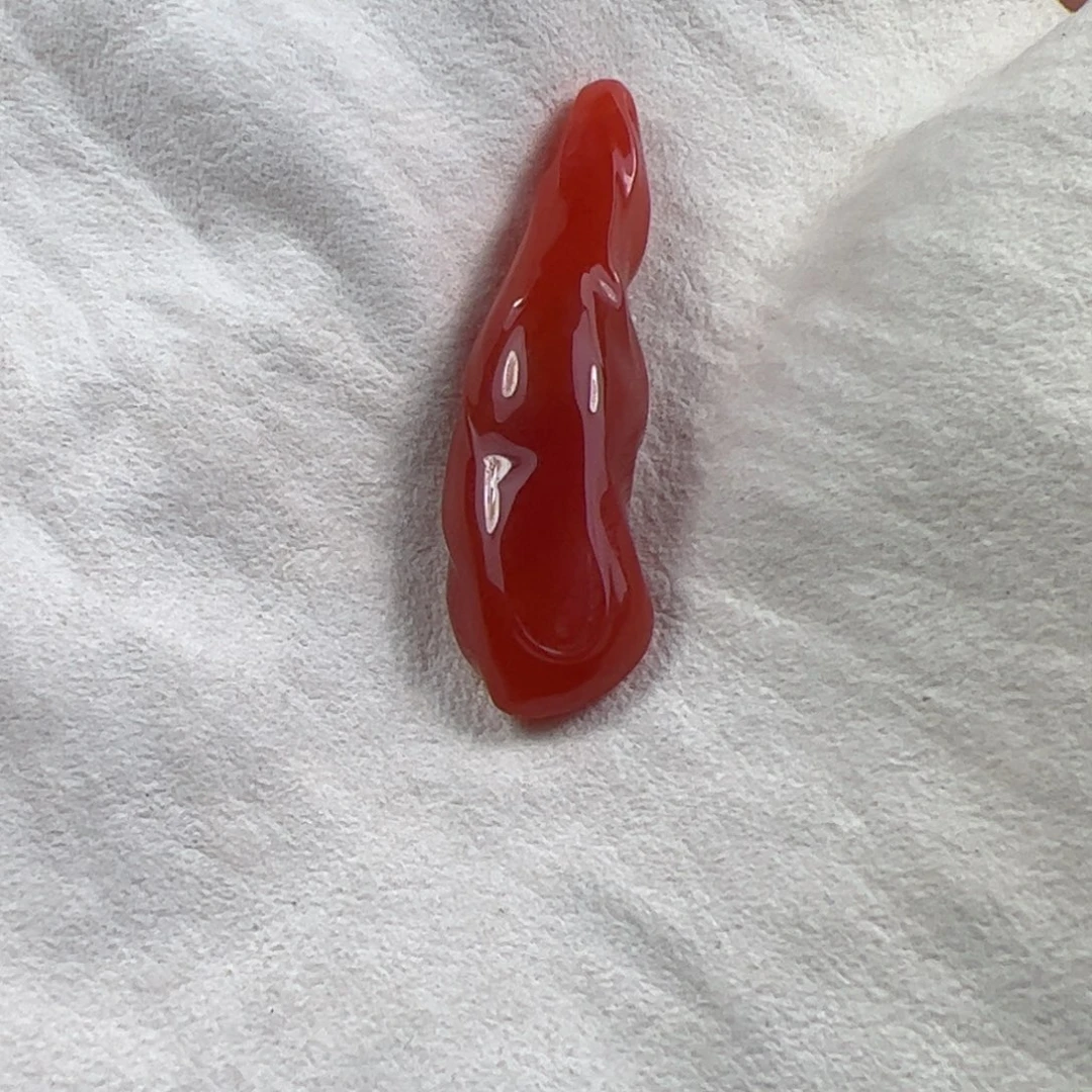南红玛瑙吊坠未镶嵌