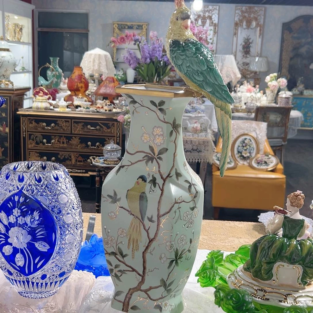 陶瓷铜配瓷鸟语花香鹦鹉花瓶
