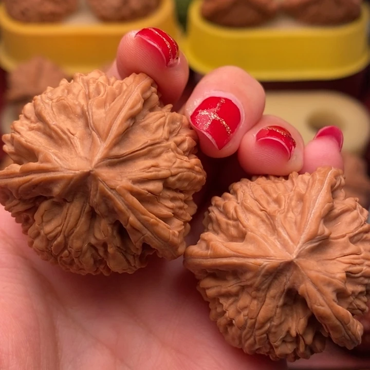 糖***儿桃核把件玉龙奔40……