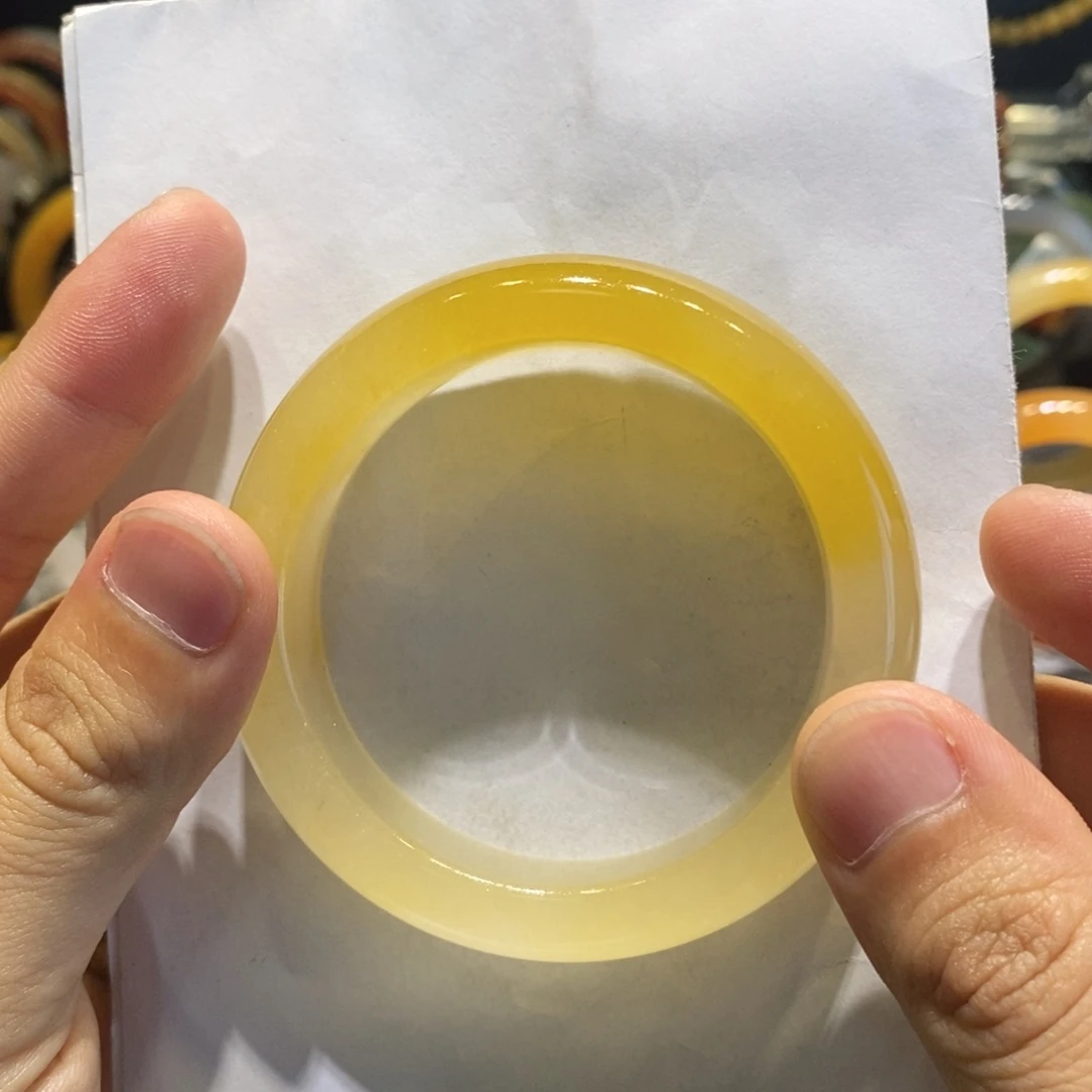 石英质玉（黄龙玉）未镶嵌手镯德**亚