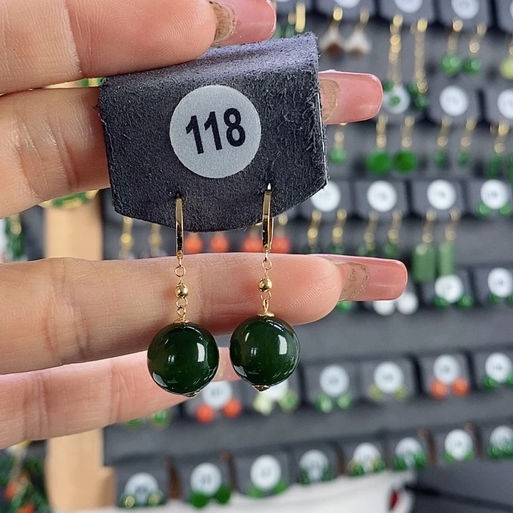 和田玉18K金镶嵌耳饰