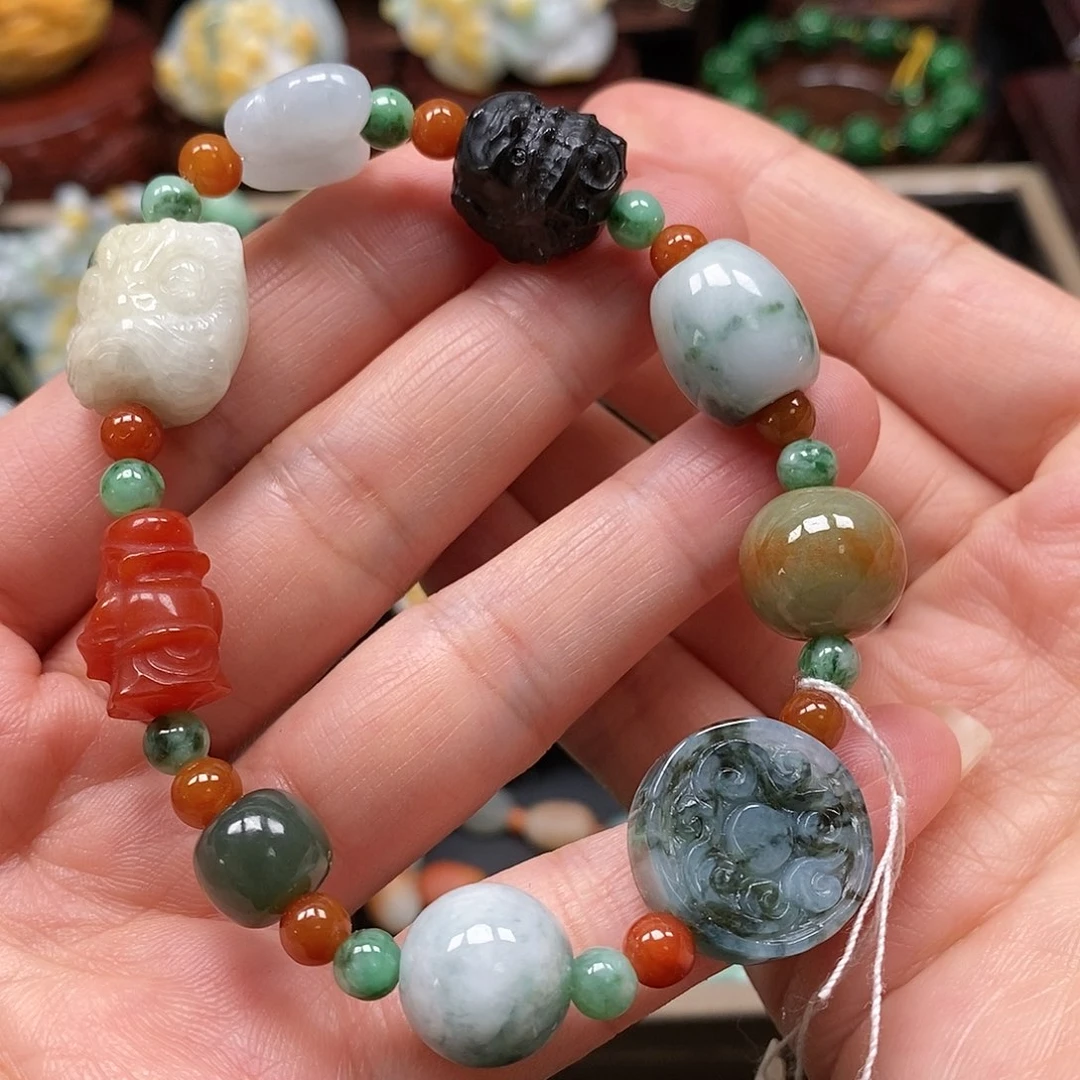 翡翠颈饰未镶嵌翡翠