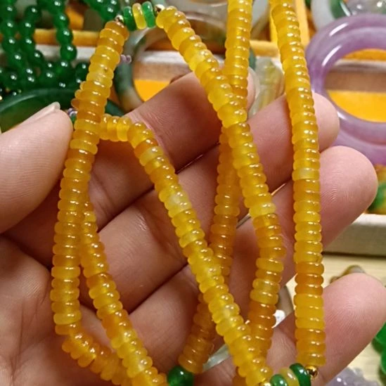 翡翠颈饰未镶嵌翡翠