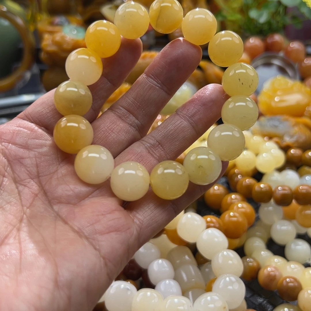 石英质玉未镶嵌颈饰