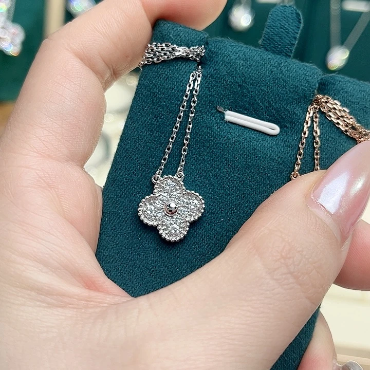 实验室培育钻石18K金镶嵌满钻四叶草项链