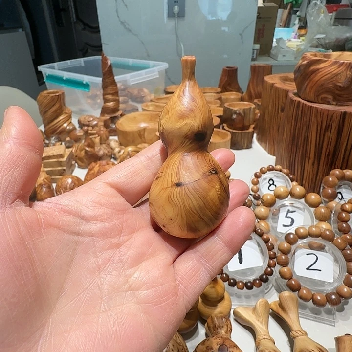 用***8柏木太行崖柏陈化黑油随型葫芦