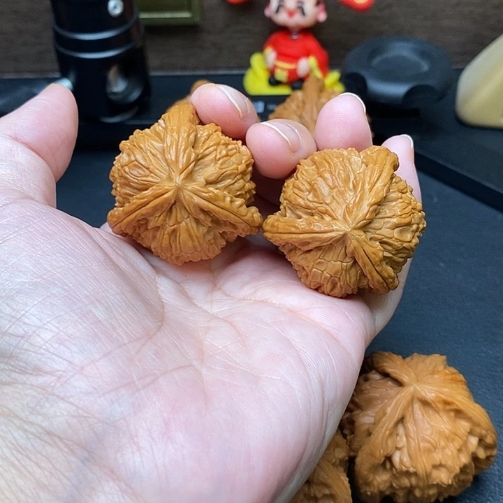 旺***哥把件文玩核桃白奔