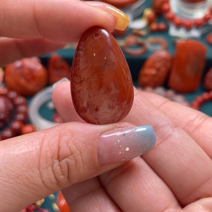 未镶嵌川料南红火焰意境水滴吊坠南红玛瑙