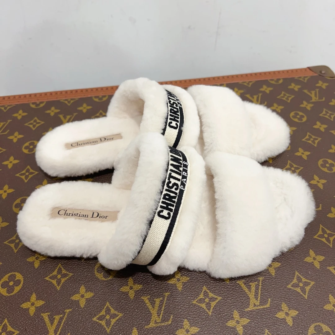 99新 DIOR/迪奥 安洁利严选拖鞋 尺码38.5成色看直播 GSS24275