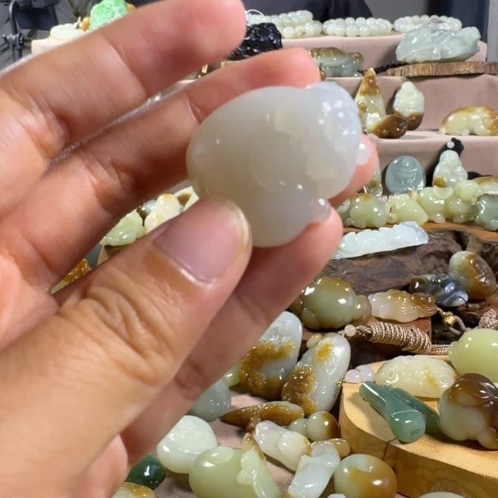 和田玉（糖玉）未镶嵌颈饰
