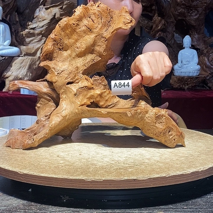 王***繁844。红杉根随行根艺