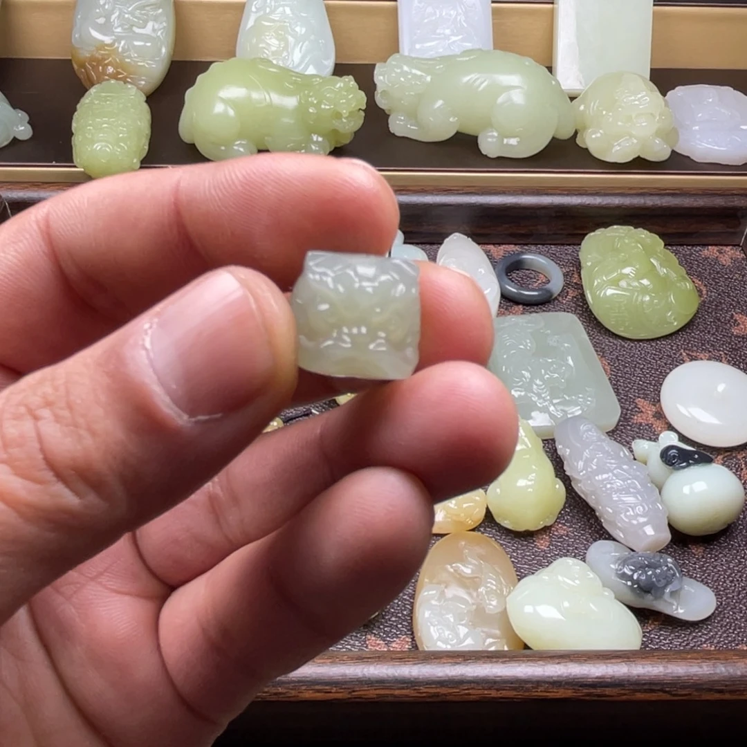 爱***水和田玉未镶嵌颈饰