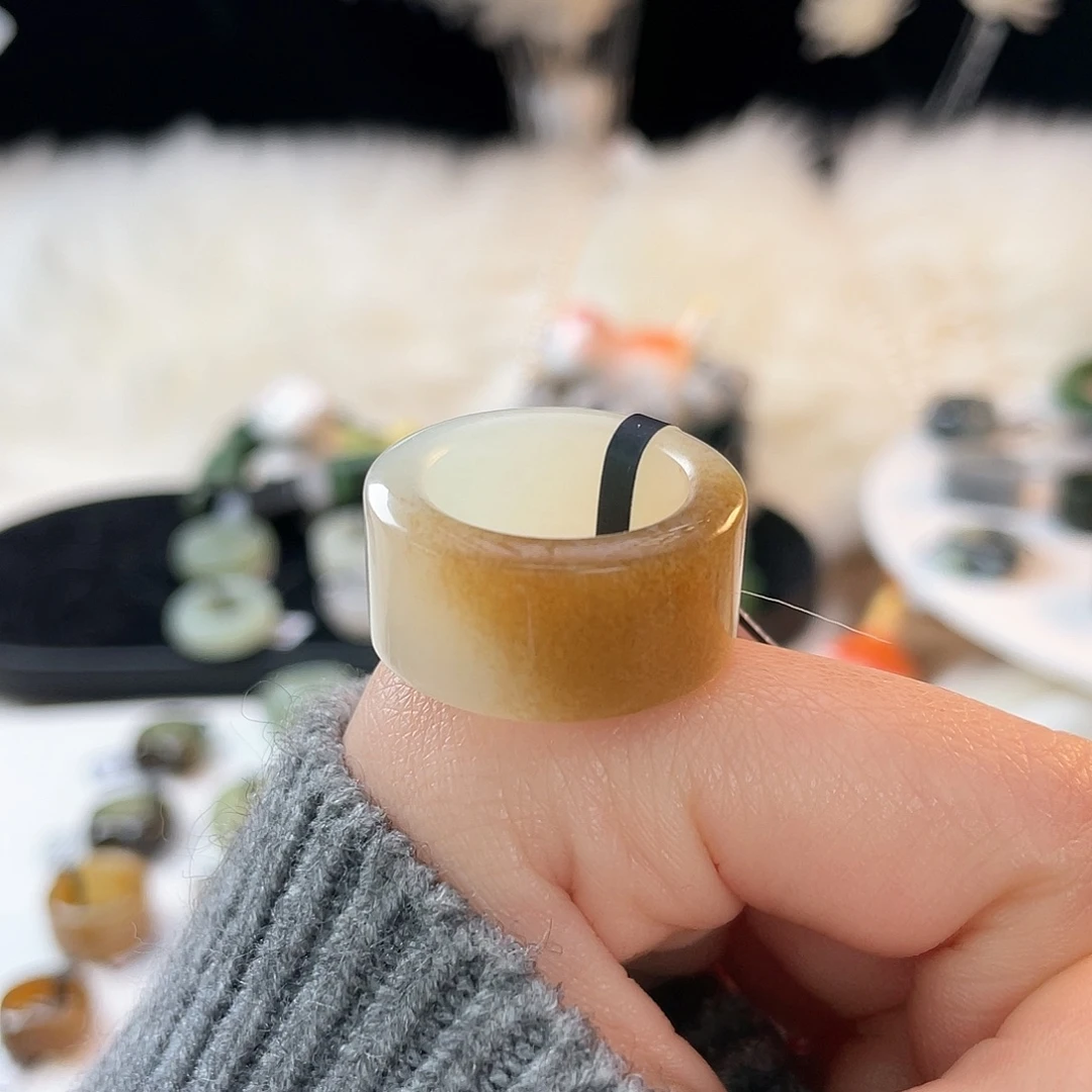 萝***跑和田玉未镶嵌戒指k16糖白圆切18.3mm