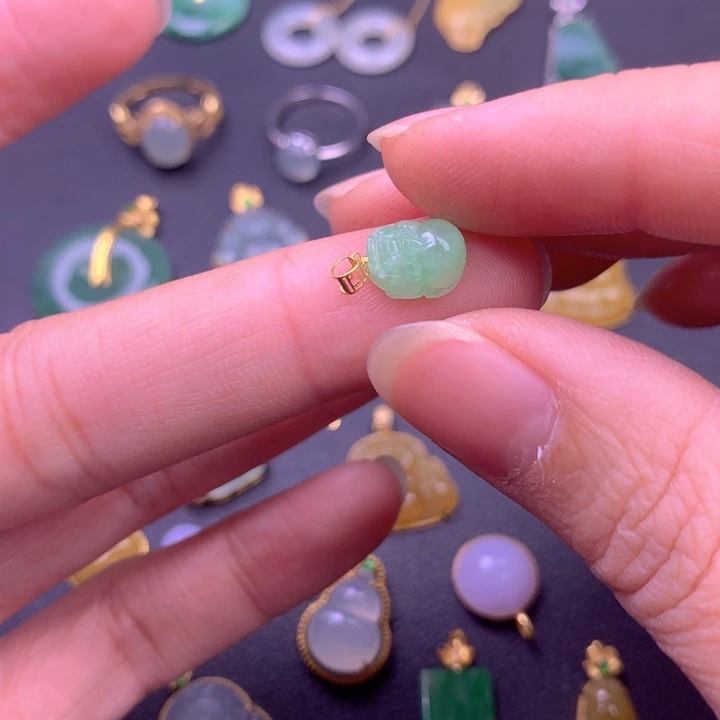 颈饰18K金镶嵌翡翠翡翠