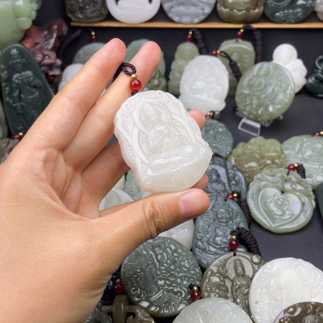 和田玉颈饰未镶嵌