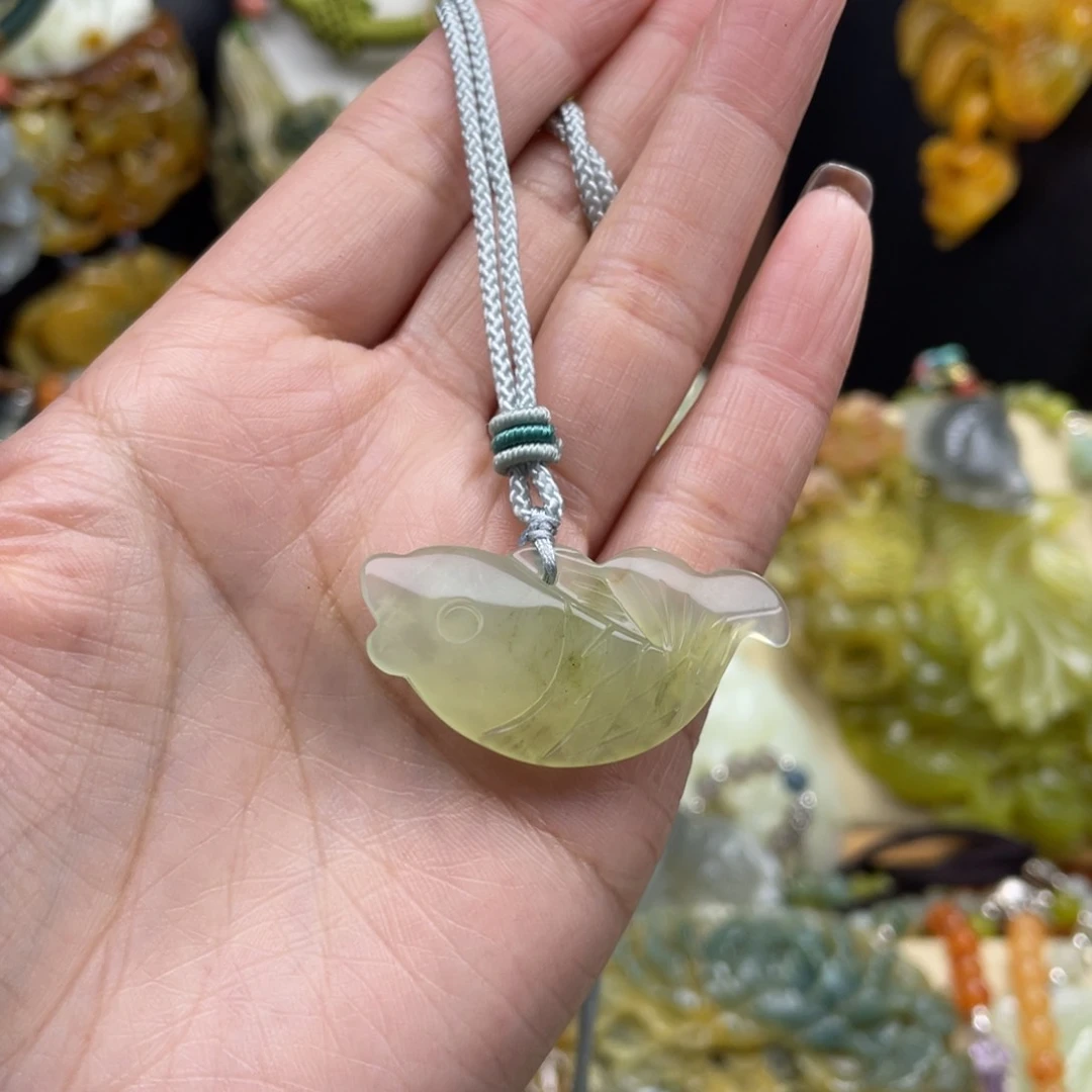 未镶嵌蛇纹石玉颈饰