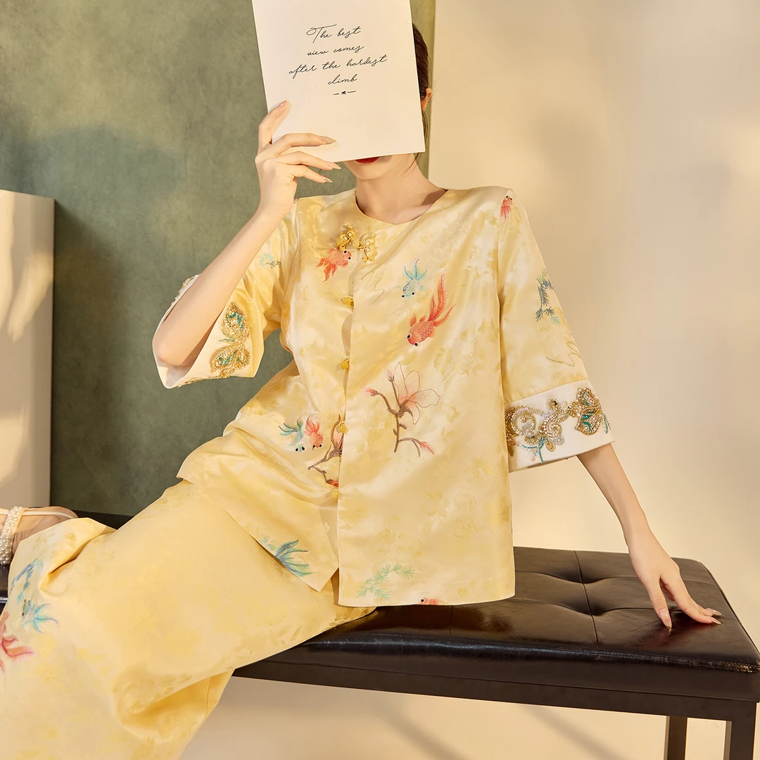 国风高级新中式刺绣袖口钉珠亮片盘扣圆领高级气质外套女  N6026A