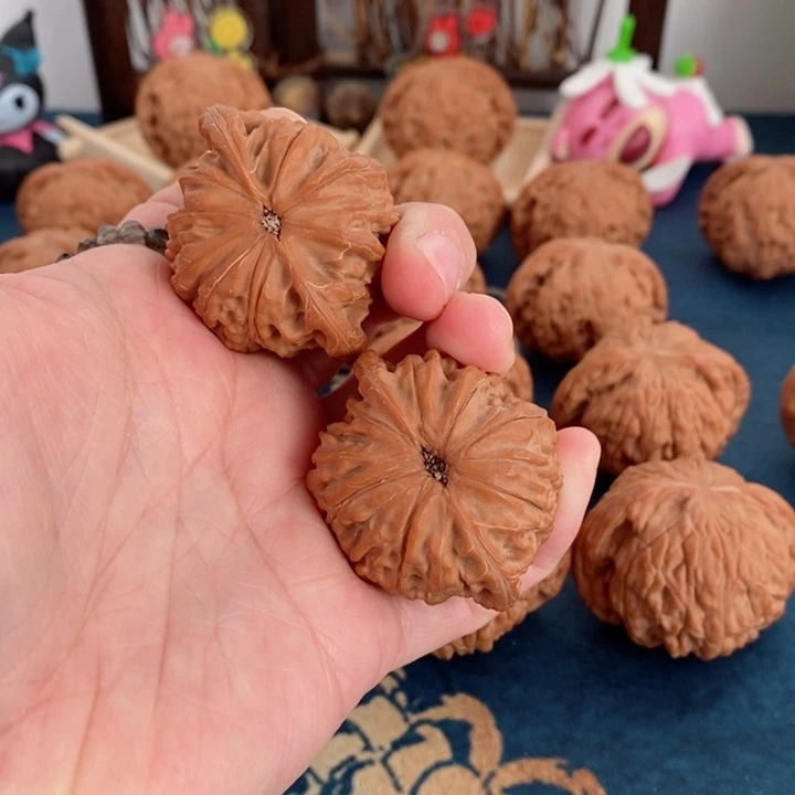 文玩核桃把件旧*吼山地磨41