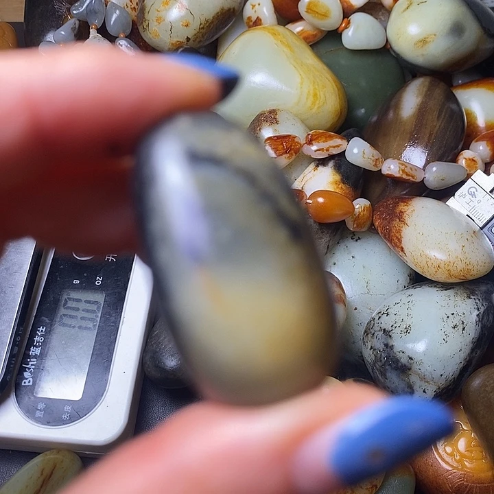 和田玉（糖玉）未镶嵌珠宝奇石