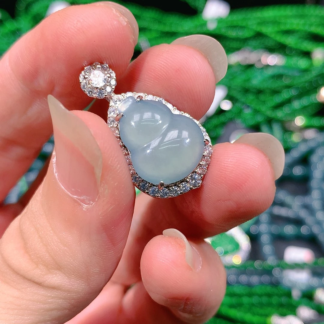 翡翠吊坠(赠链)未镶嵌天然