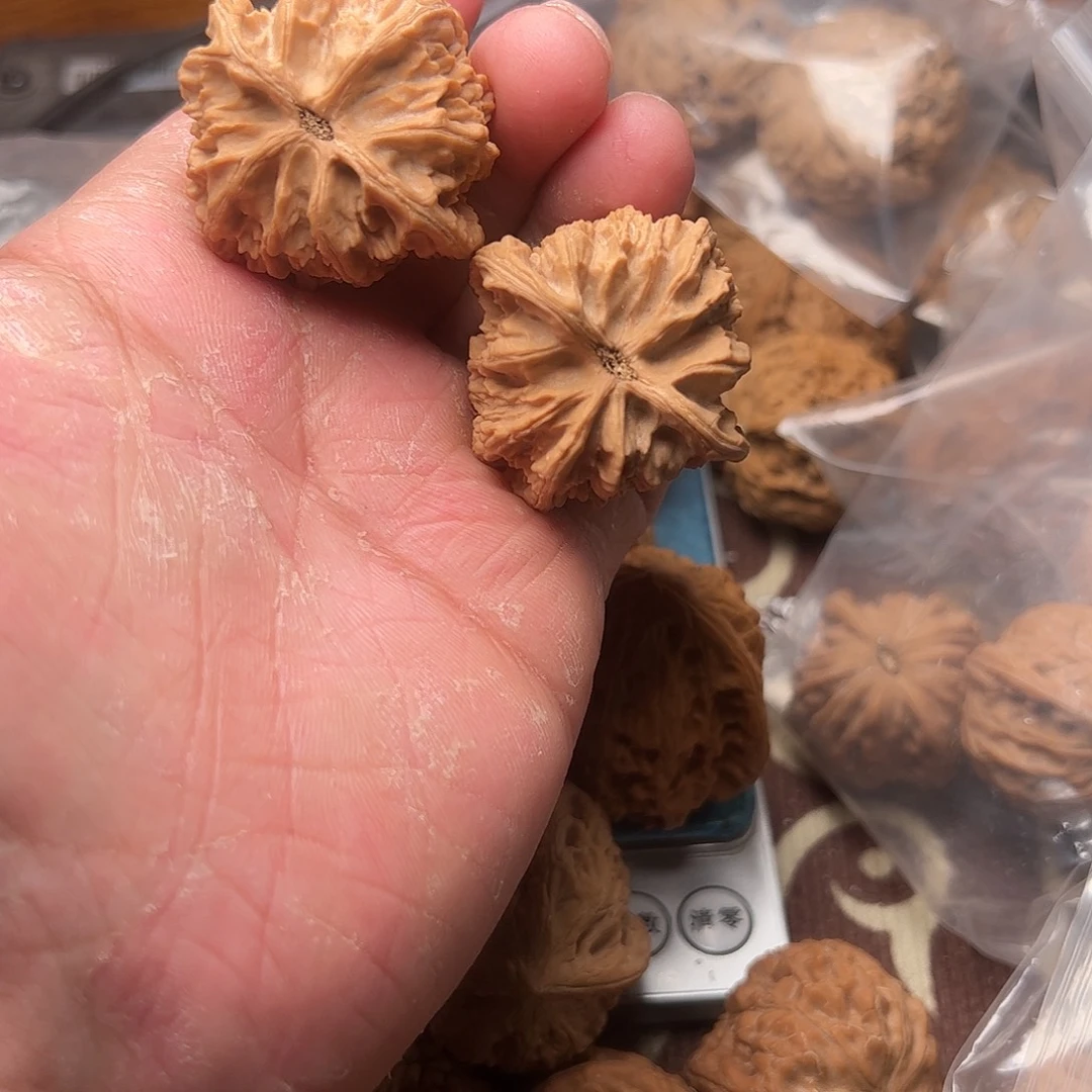 1***5文玩核桃老树灯笼