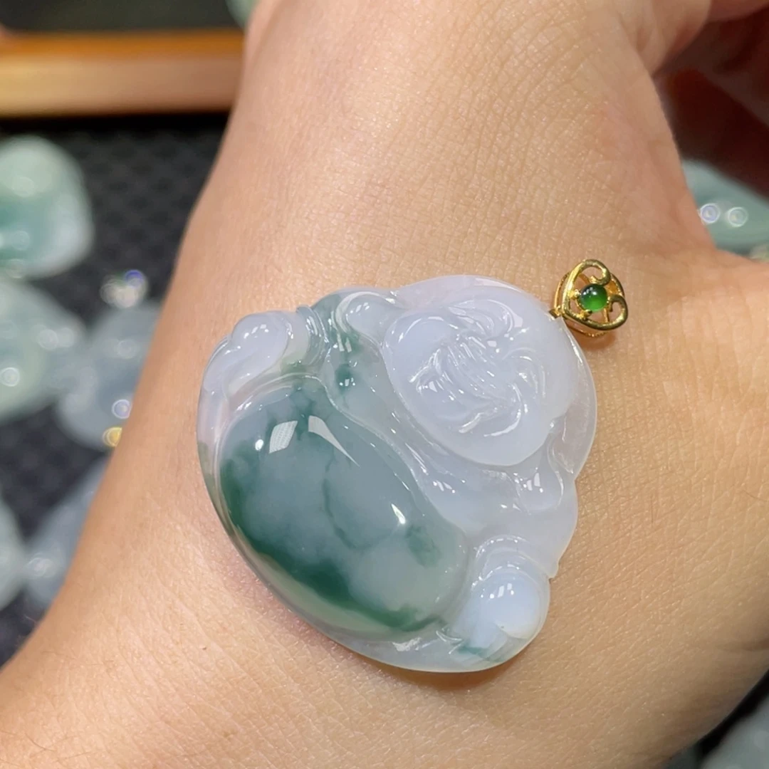 翡翠18K金镶嵌颈饰佛公